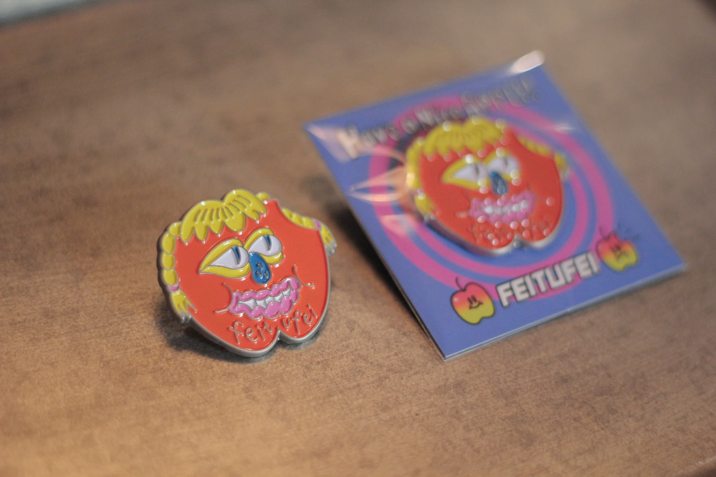 FEITUFEI® APPLE HEAD BADGE