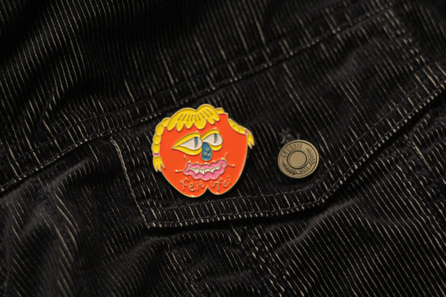 FEITUFEI® APPLE HEAD BADGE