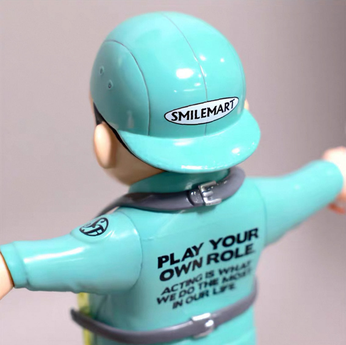 PAPERWORKS® BEST STAFF DESIGNER TOY