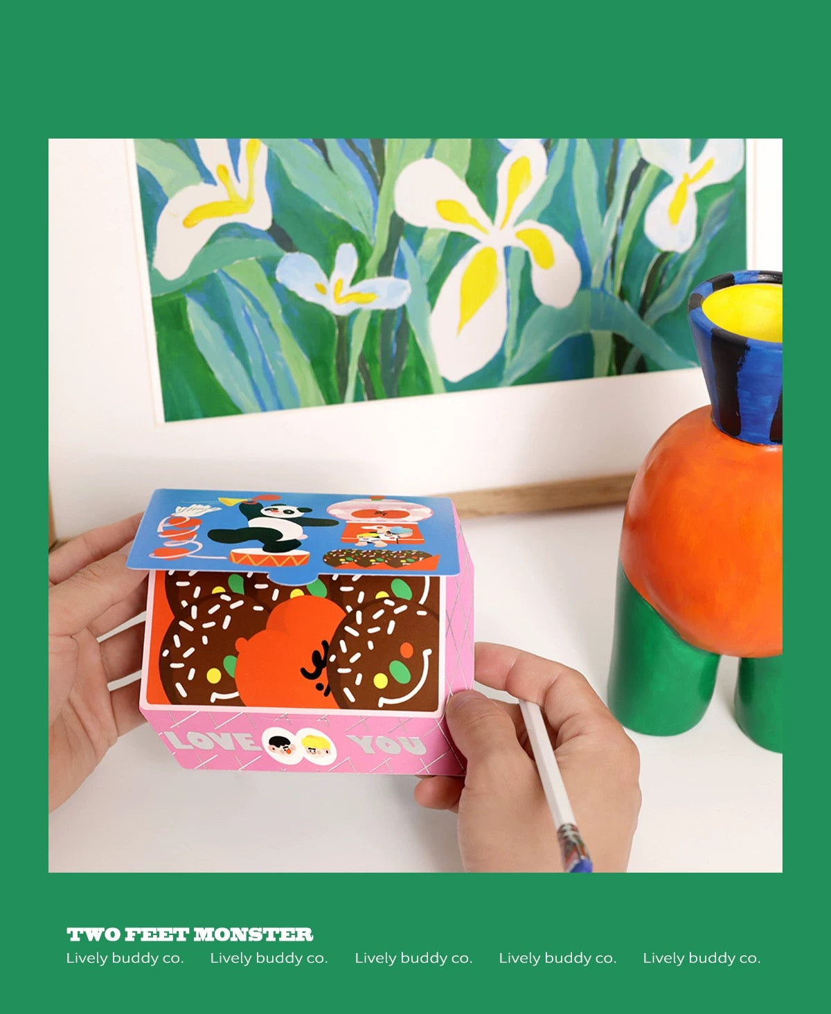 Two Feet Monster® "SUPRISE BOX" GREETING CARD